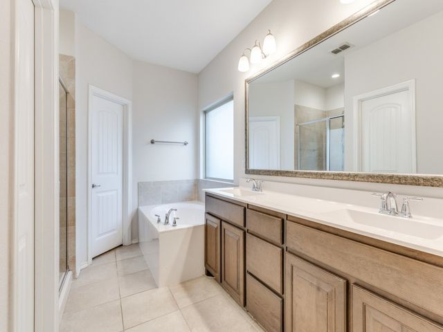 11332 Gold Canyon Drive, Fort Worth, TX 76052