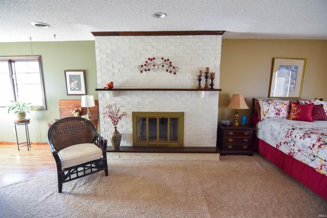 11088 S Owensville Road, Haubstadt, IN 47639