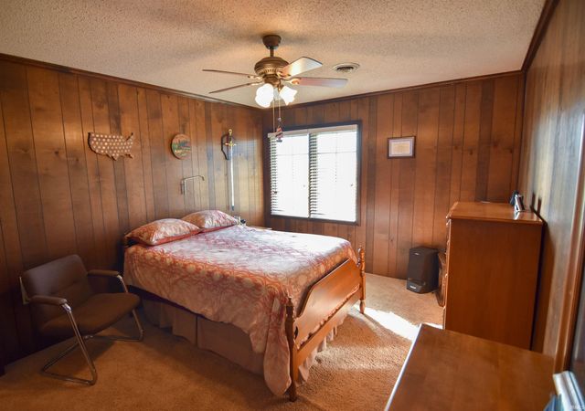 11088 S Owensville Road, Haubstadt, IN 47639