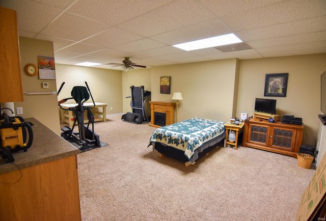 11088 S Owensville Road, Haubstadt, IN 47639