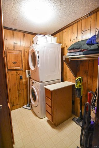 11088 S Owensville Road, Haubstadt, IN 47639