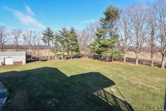 11088 S Owensville Road, Haubstadt, IN 47639