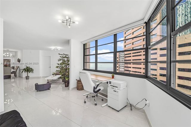 999 Brickell Bay Dr 711, Miami, FL 33131