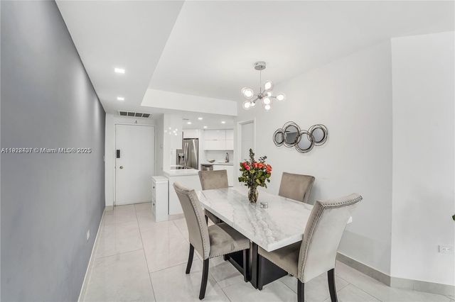 999 Brickell Bay Dr 711, Miami, FL 33131