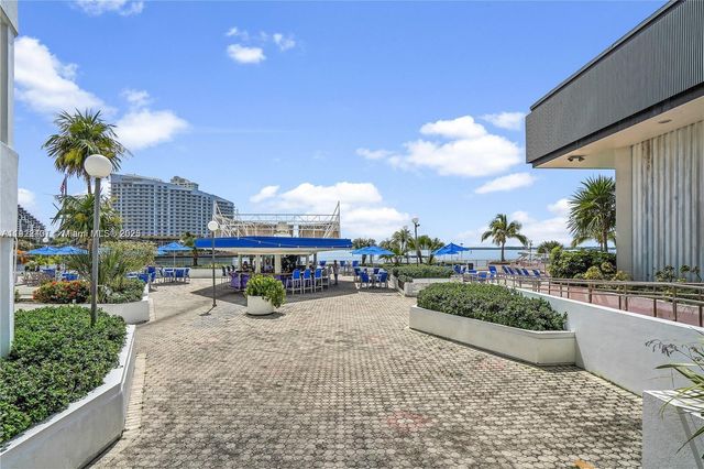 999 Brickell Bay Dr 711, Miami, FL 33131