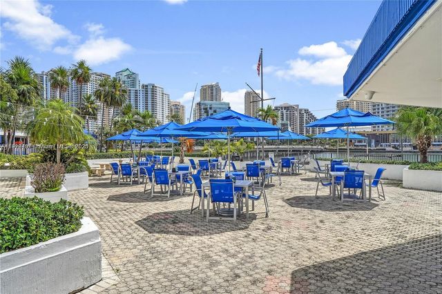 999 Brickell Bay Dr 711, Miami, FL 33131