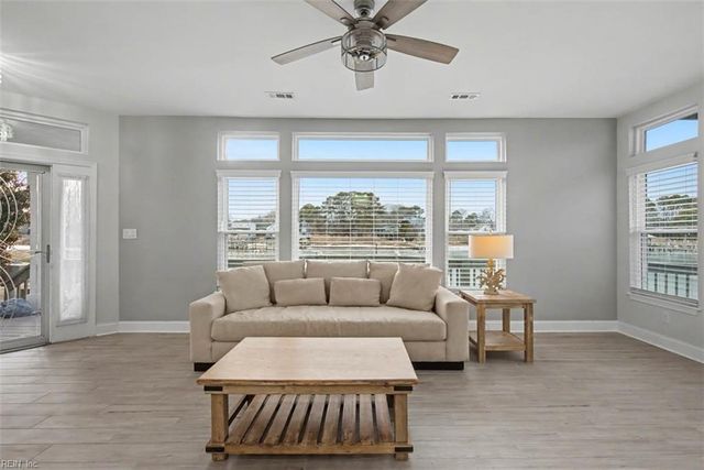 1040 Porte Harbour Arch, Hampton, VA 23664