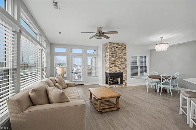 1040 Porte Harbour Arch, Hampton, VA 23664