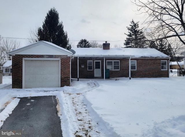 15 W GOVERNOR RD, Hershey, PA 17033