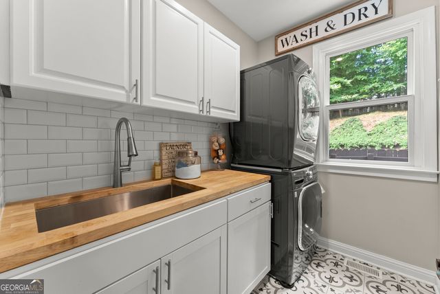 136 Riverview Drive, Suwanee, GA 30024