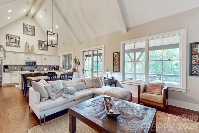 14 E Saddle Notch Lane, Tuckasegee, NC 28783