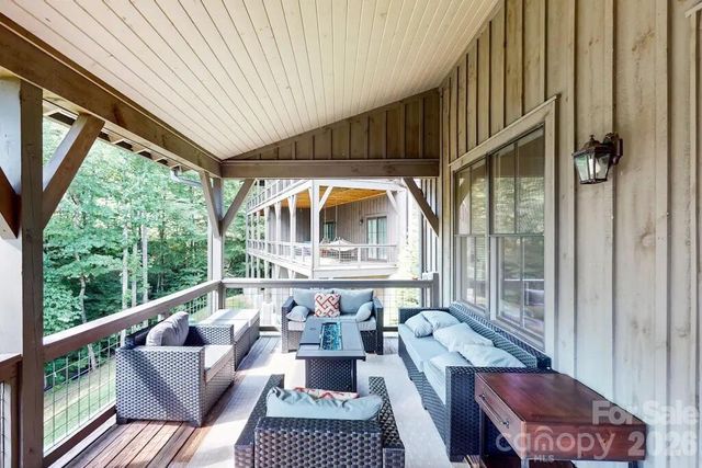 14 E Saddle Notch Lane, Tuckasegee, NC 28783