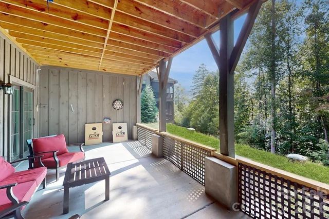 14 E Saddle Notch Lane, Tuckasegee, NC 28783