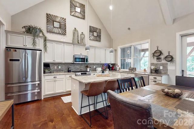 14 E Saddle Notch Lane, Tuckasegee, NC 28783