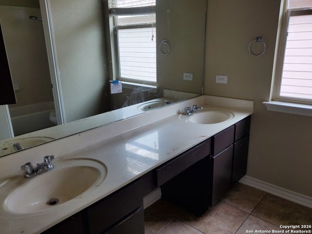 315 Chloe Hts, San Antonio, TX 78253