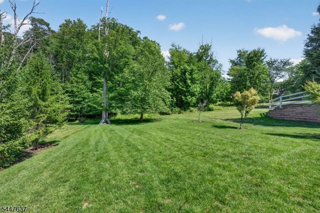 49 Haggerty Dr, West Orange Twp., NJ 07052