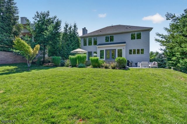49 Haggerty Dr, West Orange Twp., NJ 07052
