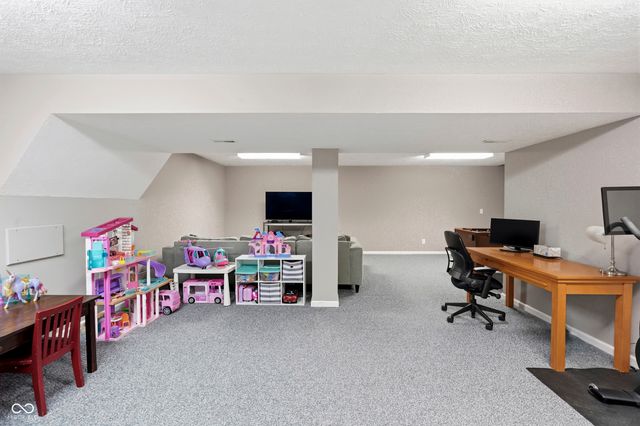 10917 Yorktown Crossing, Carmel, IN 46032