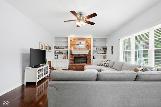 10917 Yorktown Crossing, Carmel, IN 46032