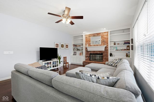 10917 Yorktown Crossing, Carmel, IN 46032