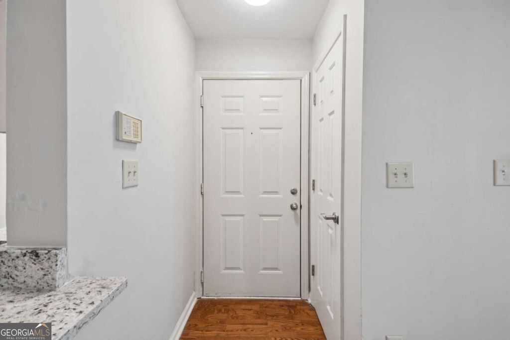 305 Granville Court, Atlanta, GA 30328 — photo 4