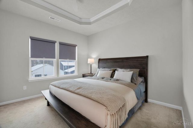 34 Wentworth Lane, Deer Park, OH 45236