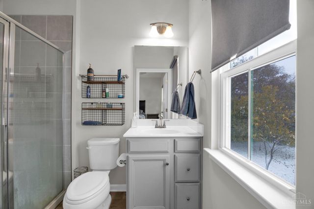 34 Wentworth Lane, Deer Park, OH 45236