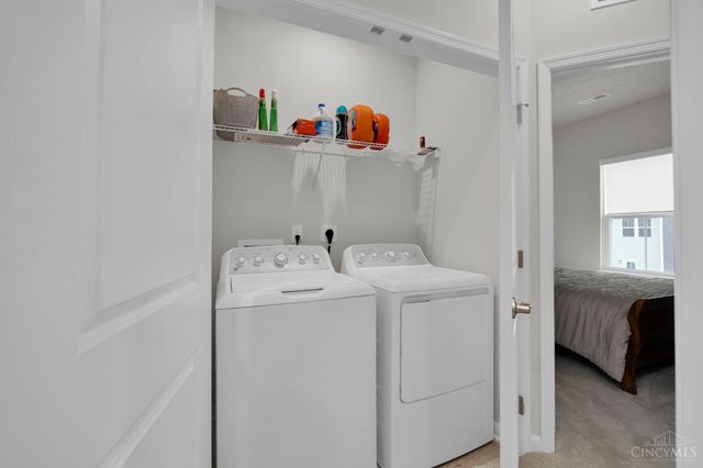 34 Wentworth Lane, Deer Park, OH 45236