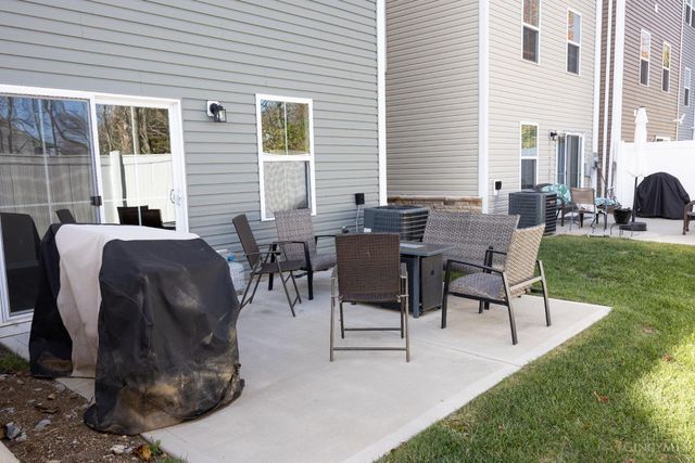 34 Wentworth Lane, Deer Park, OH 45236