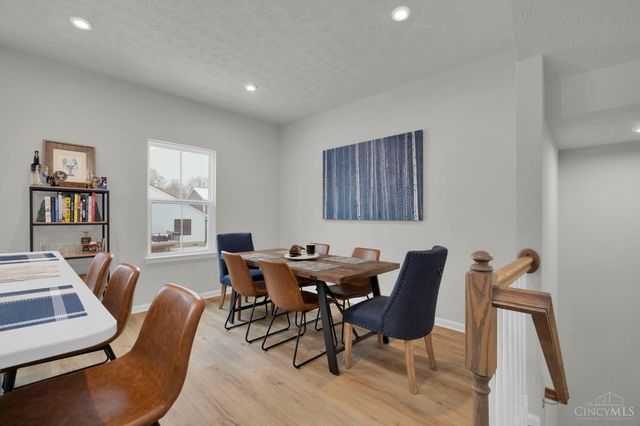 34 Wentworth Lane, Deer Park, OH 45236