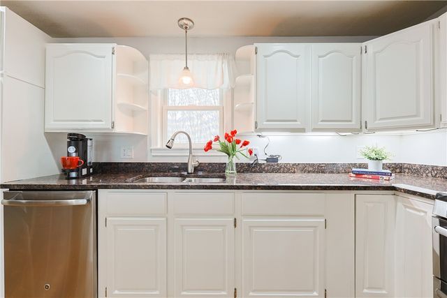 40 Forestdale Drive, Cumberland, RI 02864