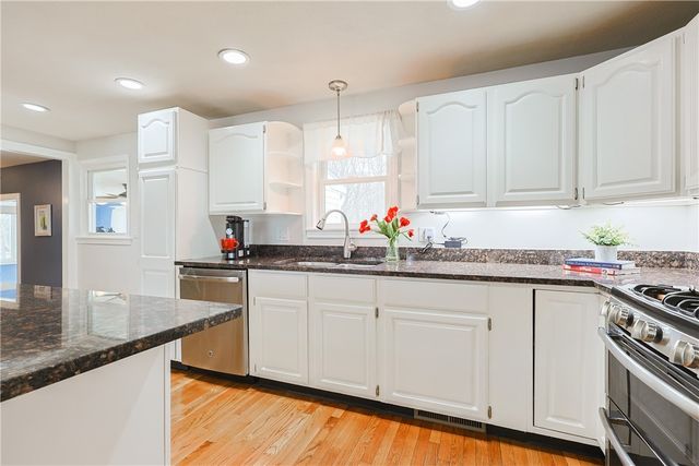 40 Forestdale Drive, Cumberland, RI 02864