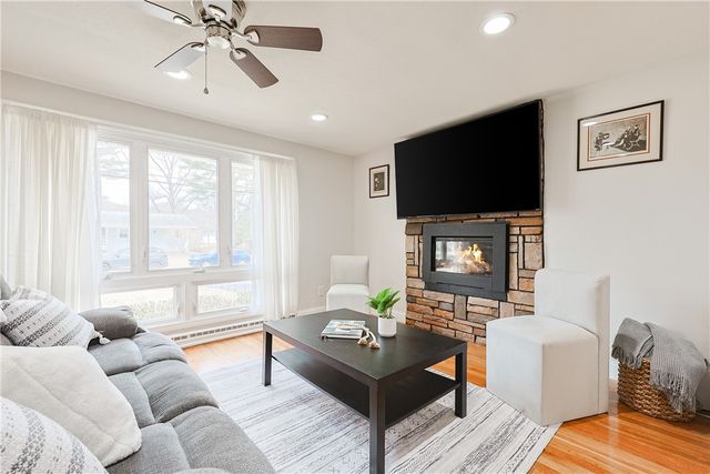 40 Forestdale Drive, Cumberland, RI 02864