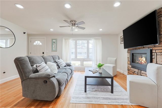 40 Forestdale Drive, Cumberland, RI 02864