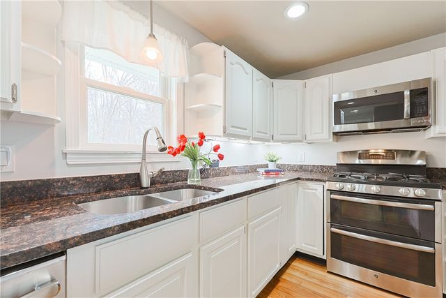 40 Forestdale Drive, Cumberland, RI 02864