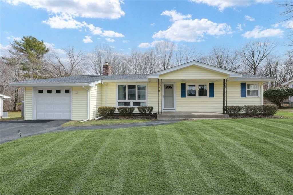 40 Forestdale Drive, Cumberland, RI 02864