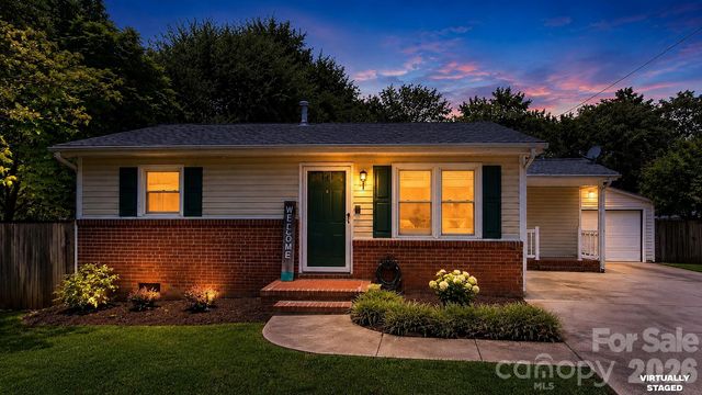 5313 Clearwater Lake Road, Mount Holly, NC 28120