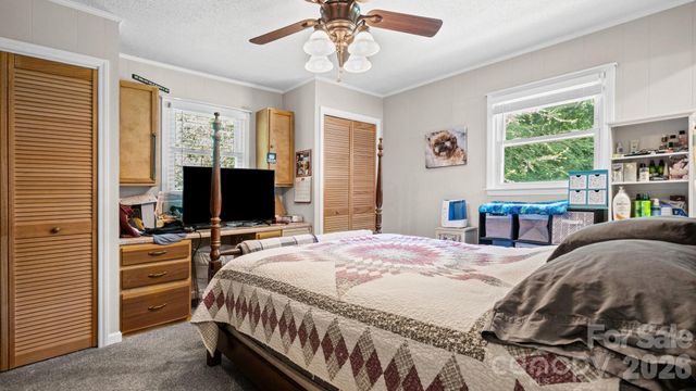5313 Clearwater Lake Road, Mount Holly, NC 28120
