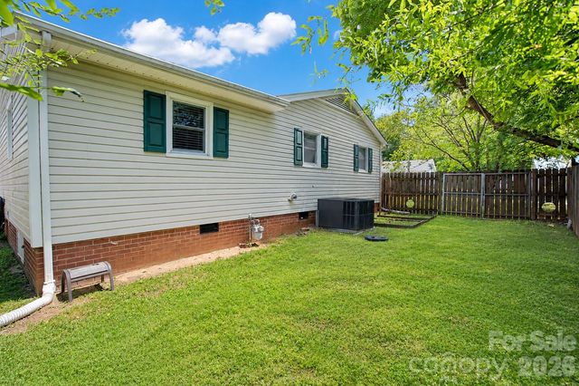 5313 Clearwater Lake Road, Mount Holly, NC 28120