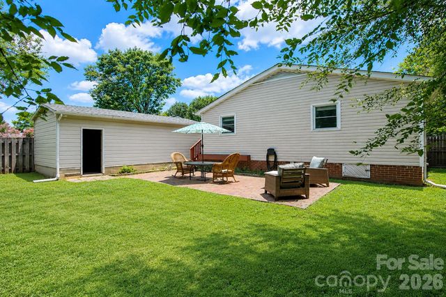 5313 Clearwater Lake Road, Mount Holly, NC 28120