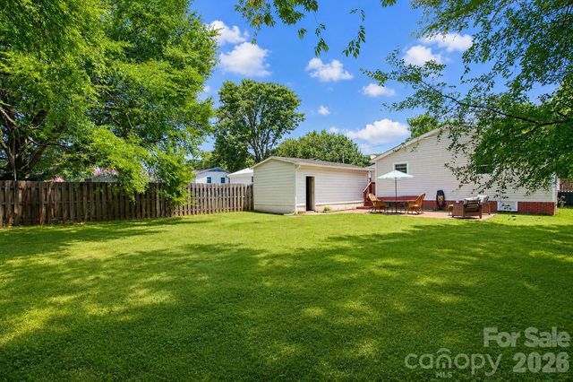 5313 Clearwater Lake Road, Mount Holly, NC 28120