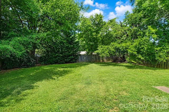 5313 Clearwater Lake Road, Mount Holly, NC 28120