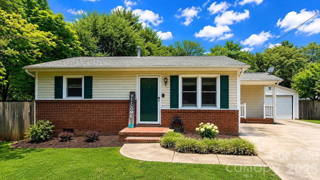 5313 Clearwater Lake Road, Mount Holly, NC 28120