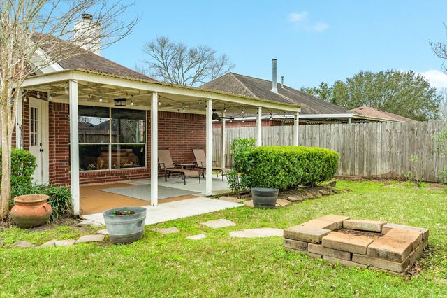 3210 Deer Trail Drive, Alvin, TX 77511