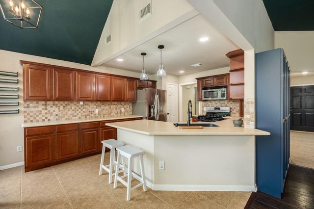 3210 Deer Trail Drive, Alvin, TX 77511