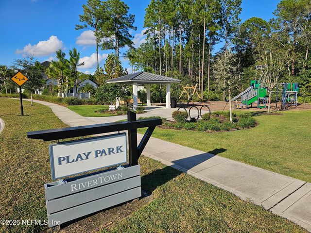 261 OAKMOSS Drive, St. Johns, FL 32259