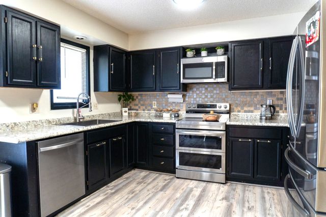 4600 Bel Aire Road, Des Moines, IA 50310