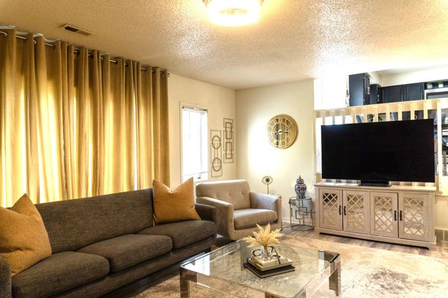 4600 Bel Aire Road, Des Moines, IA 50310