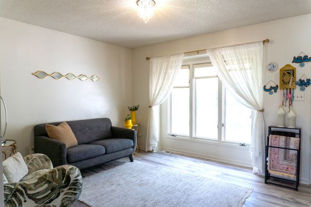 4600 Bel Aire Road, Des Moines, IA 50310