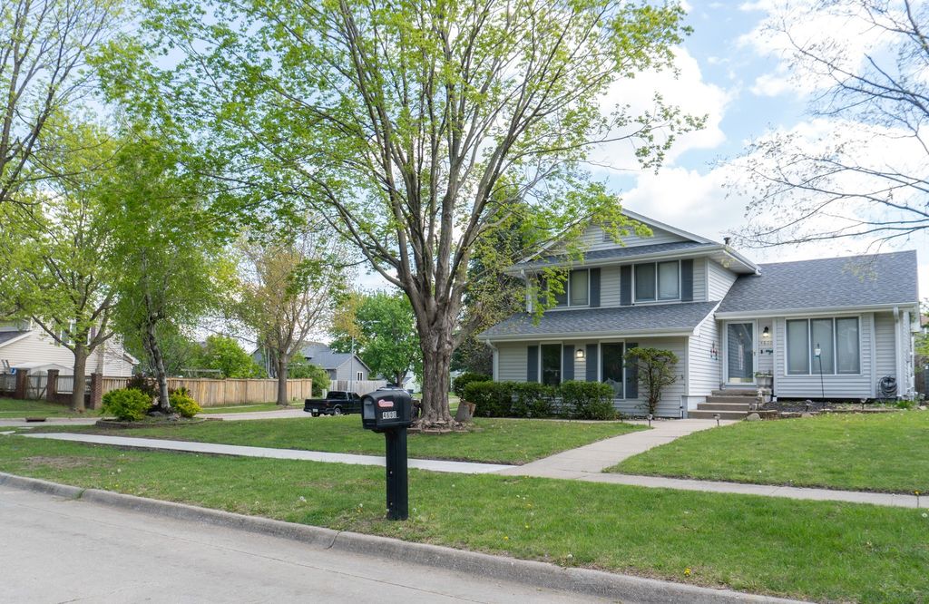 4600 Bel Aire Road, Des Moines, IA 50310